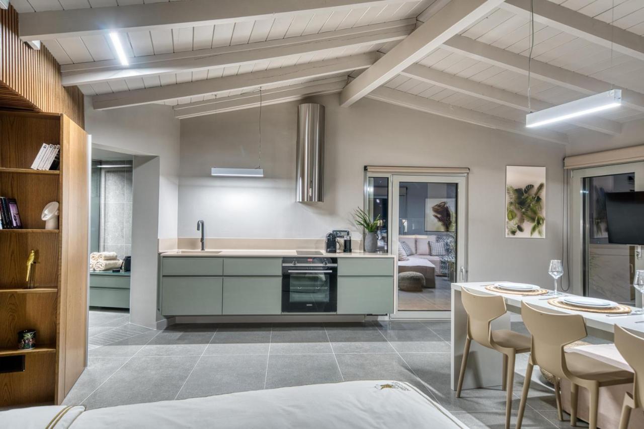 Chameleon Premium Loft Apartment นาฟปลิโอ ภายนอก รูปภาพ